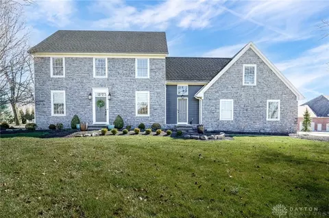 7992 Locust Grove Ct, Springboro, OH 45066