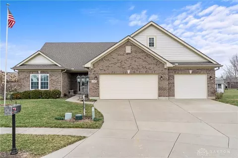 2147 Schwinn Ave, Xenia, OH 45385