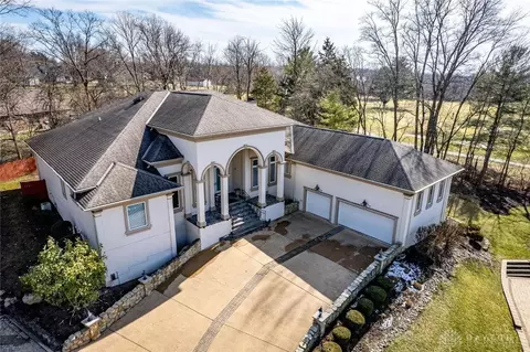 5 Meadow Brook Dr, Springboro, OH 45066