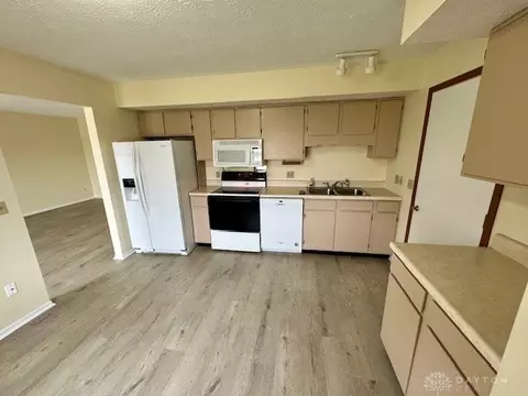 3320 Argonne Ln, Springfield, OH 45503 photo 4