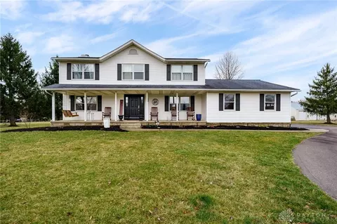 5657 Chenoweth Rd, Waynesville, OH 45068