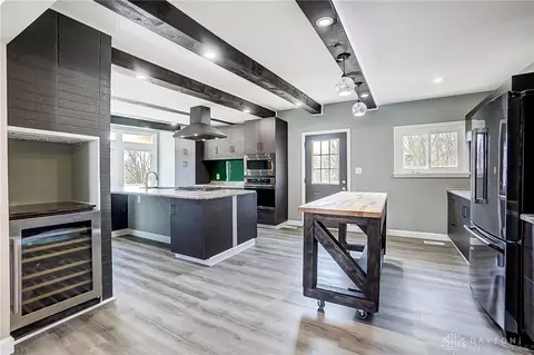 Kitchen - 600 White Oak Dr, Springfield, OH 45504 photo 1 of 7