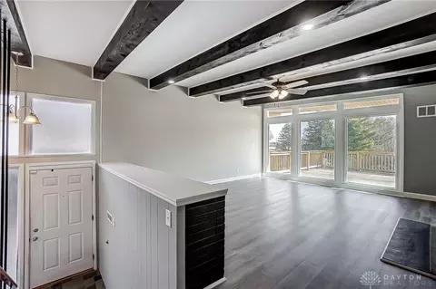 Living - 600 White Oak Dr, Springfield, OH 45504 photo 1 of 4