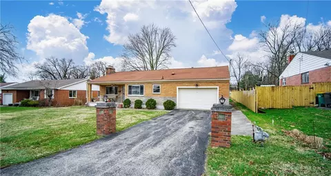 70 Parker Dr, Springboro, OH 45066