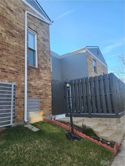 5021 Well Fleet Dr, Dayton, OH 45426