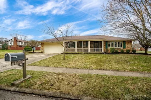 1207 Hamlet Dr, Xenia, OH 45385