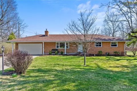2098 Brookridge Dr, Dayton, OH 45431