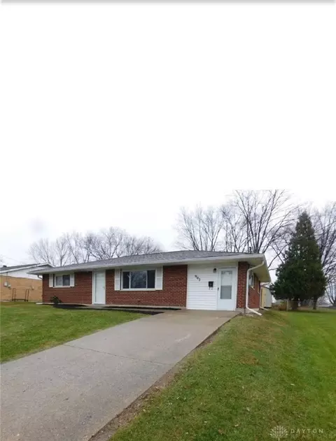 902 Stanwood Dr, Lebanon, OH 45036