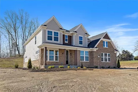 2425 Bent Grass Dr, Beavercreek, OH 45431