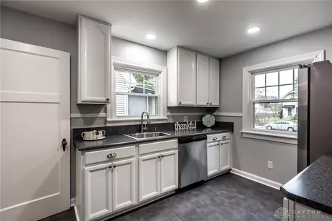 2927 Oakland Ave, Kettering, OH 45409 photo 6