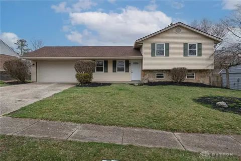 160 Evergreen Dr, Springboro, OH 45066