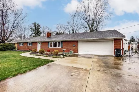 372 Coronado Trl, Enon, OH 45323