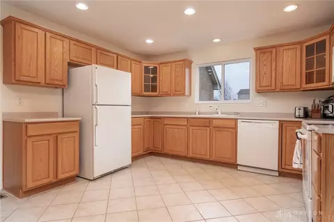 9275 Somerset Ct, Centerville, OH 45458 photo 7