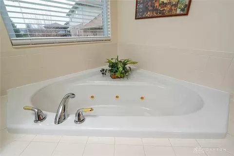 9275 Somerset Ct, Centerville, OH 45458 photo 23