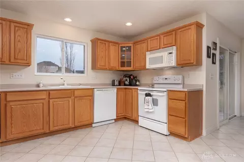 9275 Somerset Ct, Centerville, OH 45458 photo 10