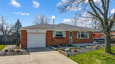 1904 Echo Wood Ct, Kettering, OH 45429