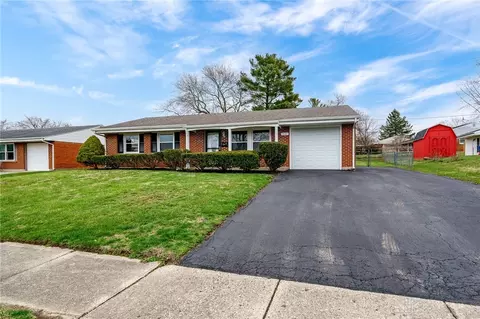 1161 Salem Ln, Xenia, OH 45385