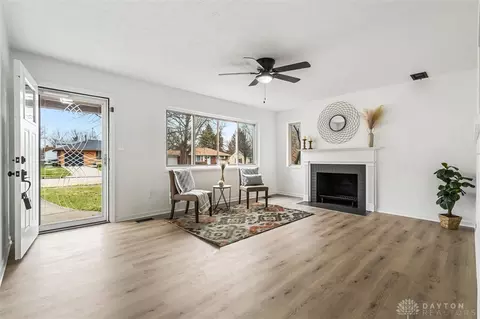 1420 Pinecrest Dr, Dayton, OH 45414 photo 3