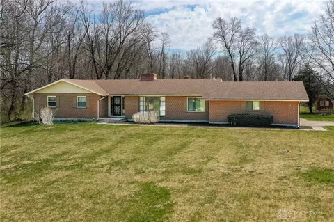 9284 Huffman Rd, Farmersville, OH 45325