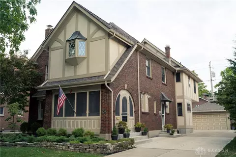 120 Dellwood Ave, Oakwood, OH 45419