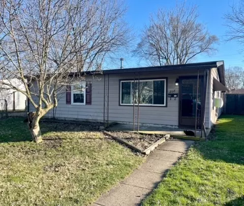 218 Prentice Dr, New Carlisle, OH 45344