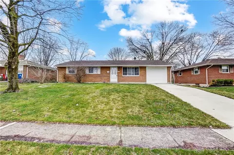 701 Barbara Dr, Tipp City, OH 45371