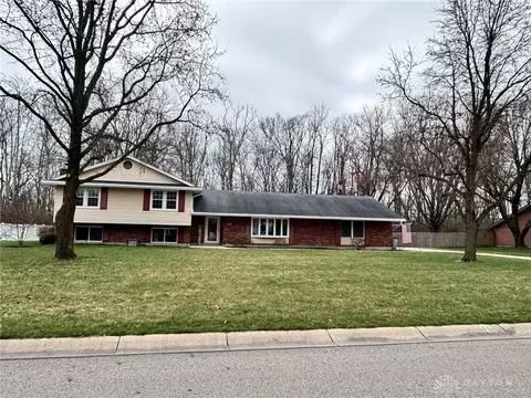 7727 Eagle Creek Dr, Dayton, OH 45459