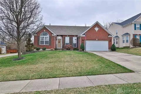 29 Ridge Wood Dr, Monroe, OH 45050