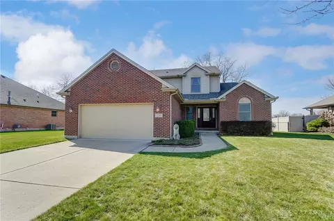 121 Megan Ln, Germantown, OH 45327