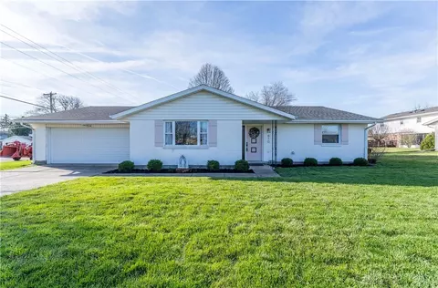 610 W Broadway St, Tipp City, OH 45371