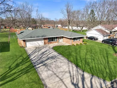 7931 Washington Park Dr, Dayton, OH 45459