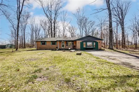 9444 W Horseshoe Bend Rd, Ludlow Falls, OH 45339