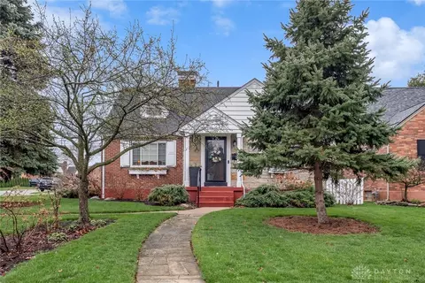 224 Lewiston Rd, Kettering, OH 45429