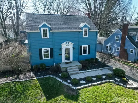 615 N Tanglewood Dr, Springfield, OH 45504
