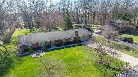 1830 Beechwood Dr, Troy, OH 45373