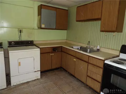 Kitchen - 1851 Delaware Ave, Springfield, OH 45506 photo 1 of 1