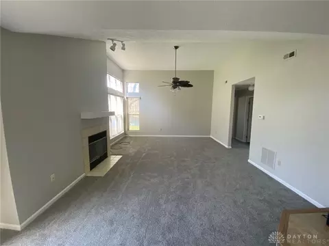 140 Queens Xing, Centerville, OH 45458 photo 4
