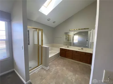 140 Queens Xing, Centerville, OH 45458 photo 10