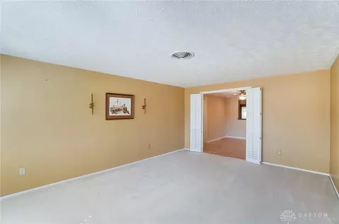 929 E David Rd, Dayton, OH 45429 photo 8
