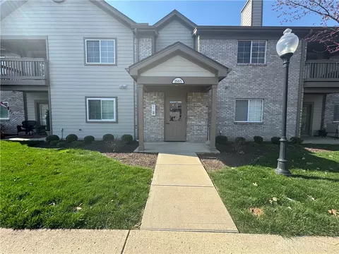 1665 Piper Ln #102, Dayton, OH 45440