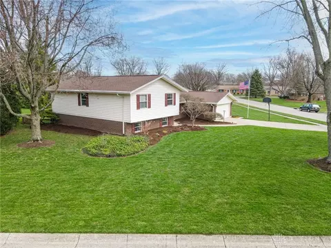 1051 Hyde Park Dr, Centerville, OH 45429 photo 56
