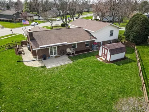 1051 Hyde Park Dr, Centerville, OH 45429 photo 3