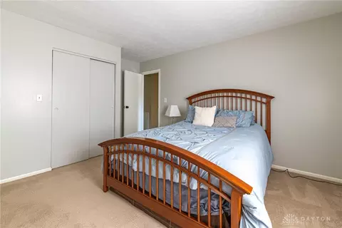1051 Hyde Park Dr, Centerville, OH 45429 photo 21