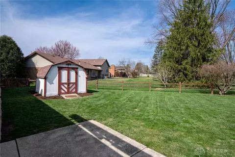 1051 Hyde Park Dr, Centerville, OH 45429 photo 43