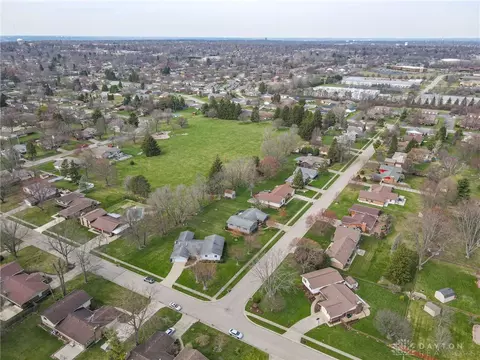 1051 Hyde Park Dr, Centerville, OH 45429 photo 58