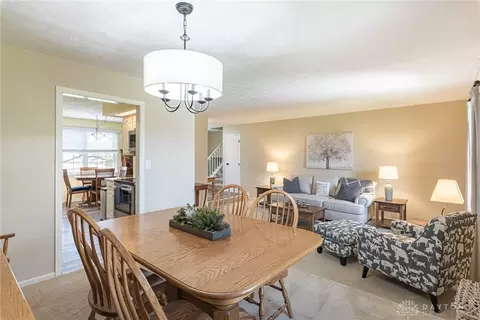 1051 Hyde Park Dr, Centerville, OH 45429 photo 8