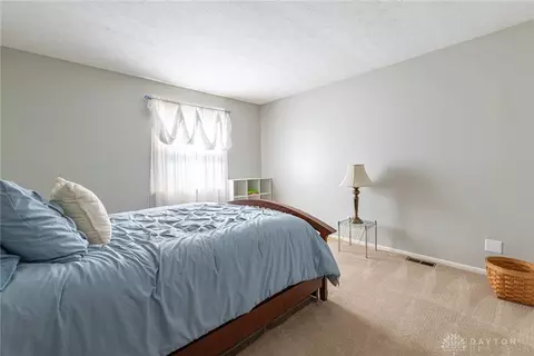 1051 Hyde Park Dr, Centerville, OH 45429 photo 20
