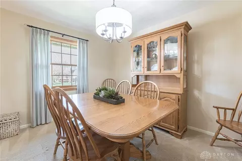 1051 Hyde Park Dr, Centerville, OH 45429 photo 7