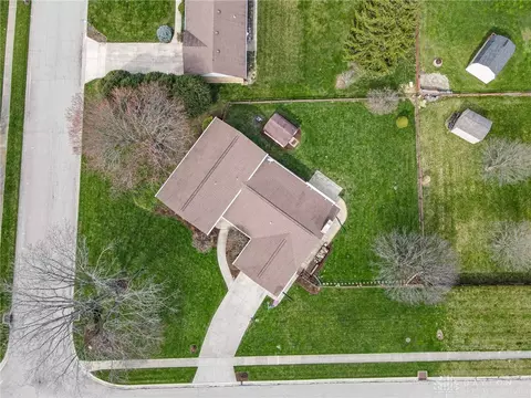 1051 Hyde Park Dr, Centerville, OH 45429 photo 59