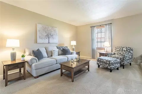 1051 Hyde Park Dr, Centerville, OH 45429 photo 5
